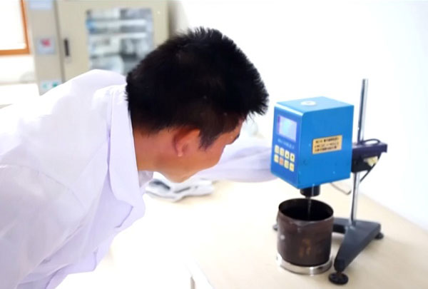 售后團(tuán)隊正在檢測